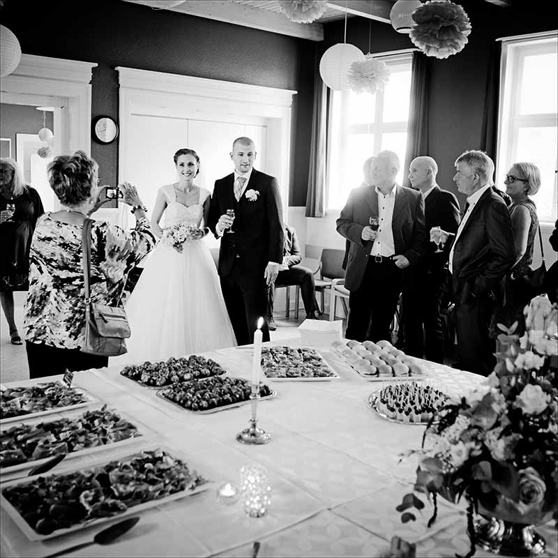 Bryllupsfotograf – fra kirken til kaffen – kreative bryllupsbilleder